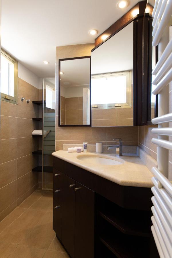 Apartment Rooftop Soha - 2 Bdr 2 Bthr 1 Toil - Clim Terrace Elevator Small Parking *