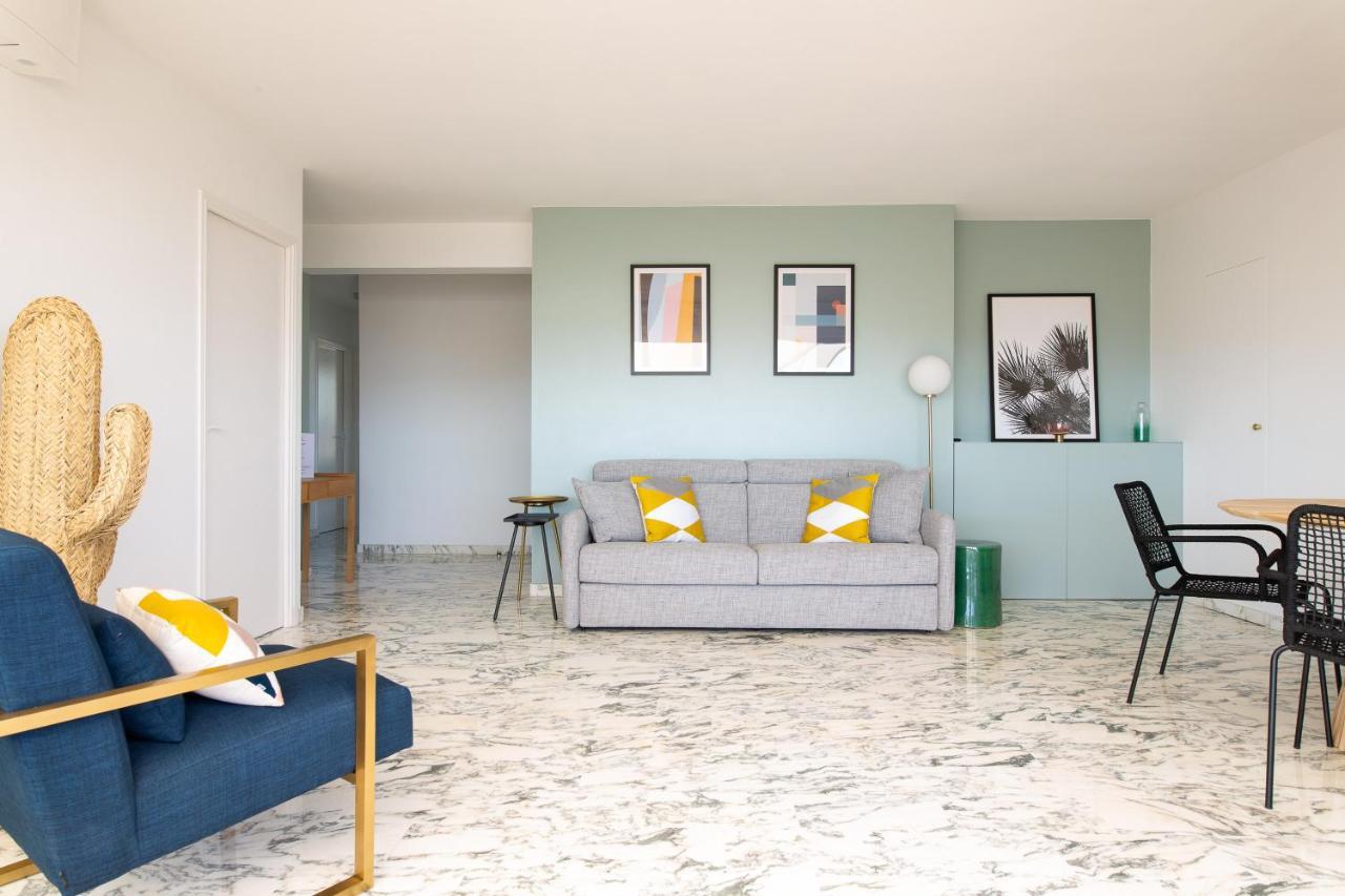 Rooftop Soha - 2 Bdr 2 Bthr 1 Toil - Clim Terrace Elevator Small Parking *