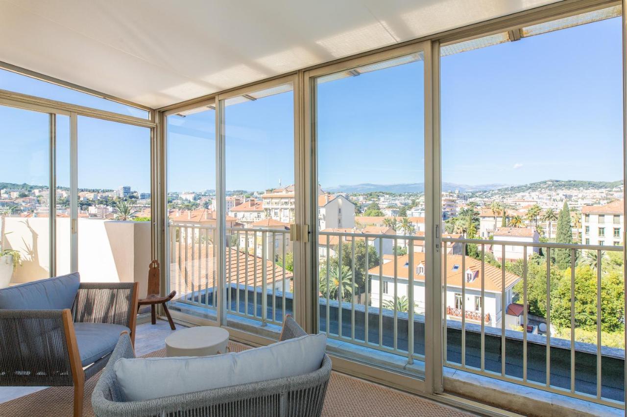 Rooftop Soha - 2 Bdr 2 Bthr 1 Toil - Clim Terrace Elevator Small Parking Apartment